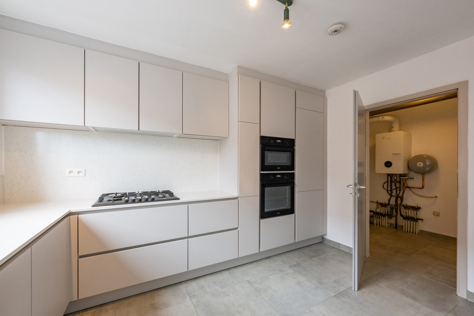INSTAPKLAAR APPARTEMENT OP TOP LOCATIE - foto 5