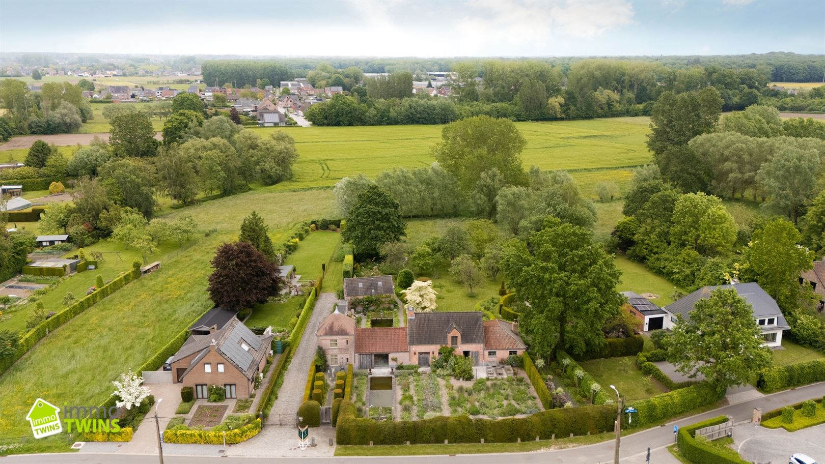 House for sale in Buggenhout with 3 bedrooms - photo 2