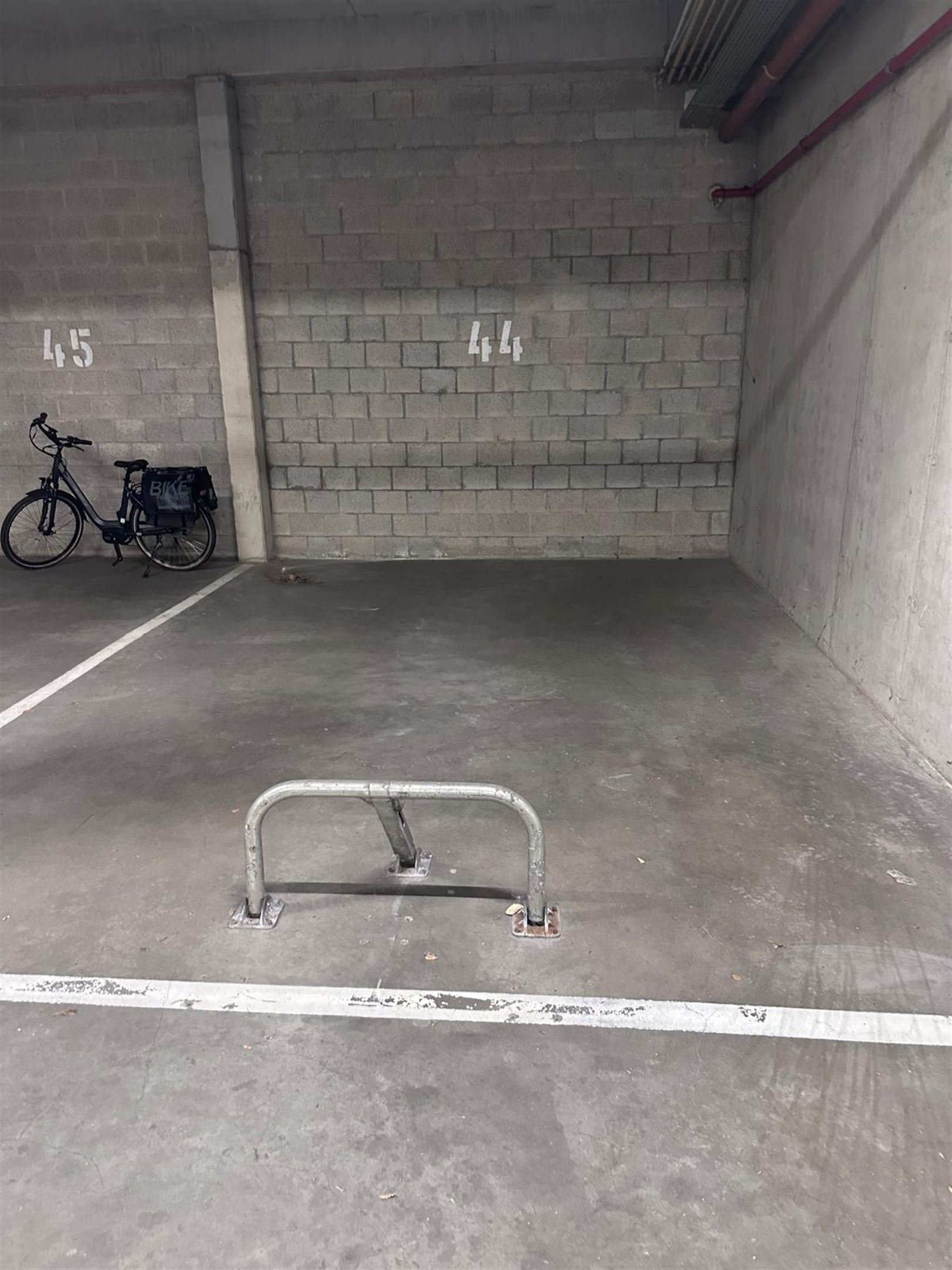 Ondergrondse autostaanplaats op goed bereikbare locatie - foto 2