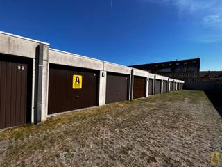 Gelijkvloerse garagebox gelegen in een bovengronds garagecomplex in het centrum van Bredene-Duinen. Het garagecomplex bevindt zich tussen...
