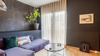 Welkom in deze prachtige woning gelegen in het hippe en bruisende De Nieuwe Dokken – dé plek waar stadsleven en rust samenkomen.Je komt binnen via...