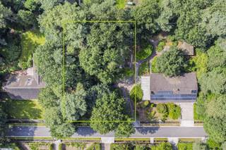 Deze bouwgrond is gunstig en residentieel gelegen in een groene omgeving in de Europawijk, op de grens van Mol en Geel. Tevens zeer rustig gelegen...