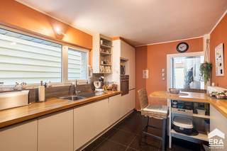 [[ DIT PAND NEEMT DEEL AAN DE ERA OPEN HUIZEN DAG OP 6/12 VAN 11:00 TOT 12:00 ]]Ben je op zoek naar een gerenoveeerde stadswoning met 3 slaapkamers...