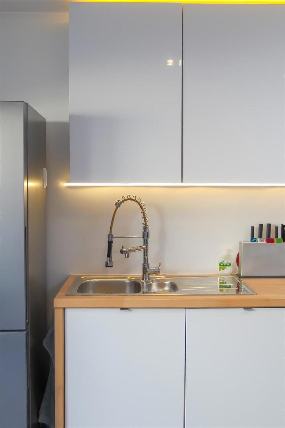 Ruime moderne woning met groene tuin - foto 4