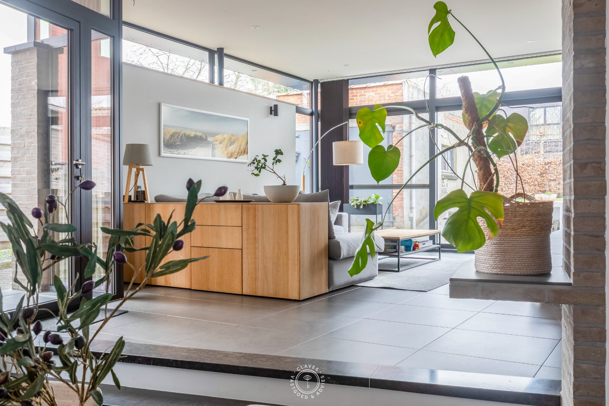 Verzorgde en gerenoveerde woning met zuidwest gerichte tuin - foto 1