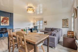 In de rustige Brugstraat 47 te Haacht bevindt zich dit charmante huisje met een ideale oriëntatie en een aangename indeling.Binnenin ontdek je een...