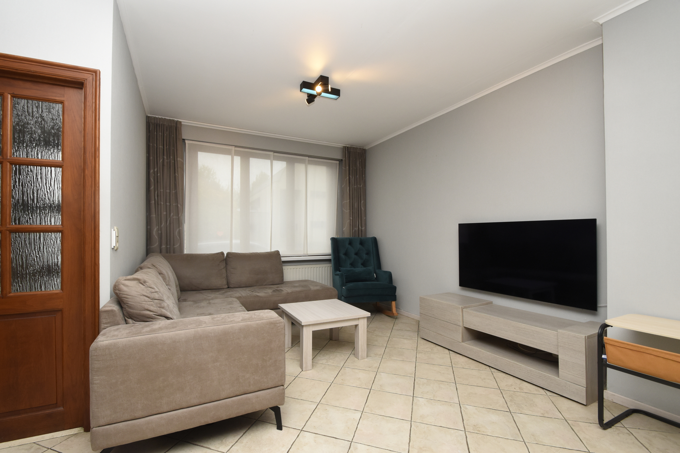 Ruime en instapklare woning met 5 slaapkamers en tuin - foto 2