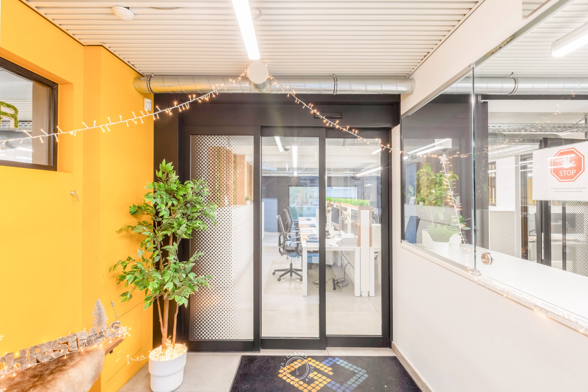 Multifunctioneel kantoorgebouw met magazijnen - foto 5