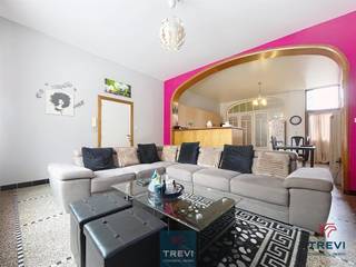 Situé au coeur de Braine-Le-Comte, à deux pas de toutes les  commodités, bel appartement disposant deux chambres. Il se compose d'un beau...