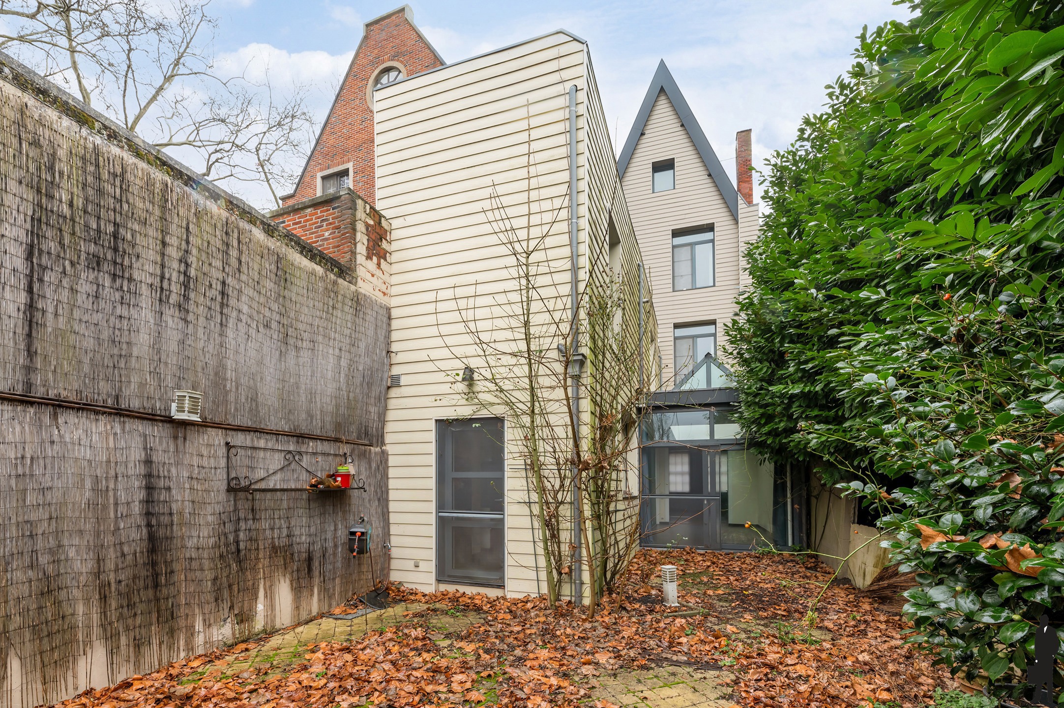 Unieke herenwoning met 4 slk en tuin op een top ligging te Lier. - foto 3