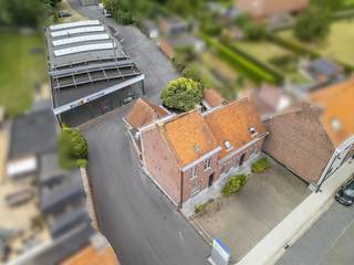 À un emplacement stratégique à Zwevegem, vous trouverez ce bâtiment commercial polyvalent d'environ 650 m², situé sur une superficie totale...