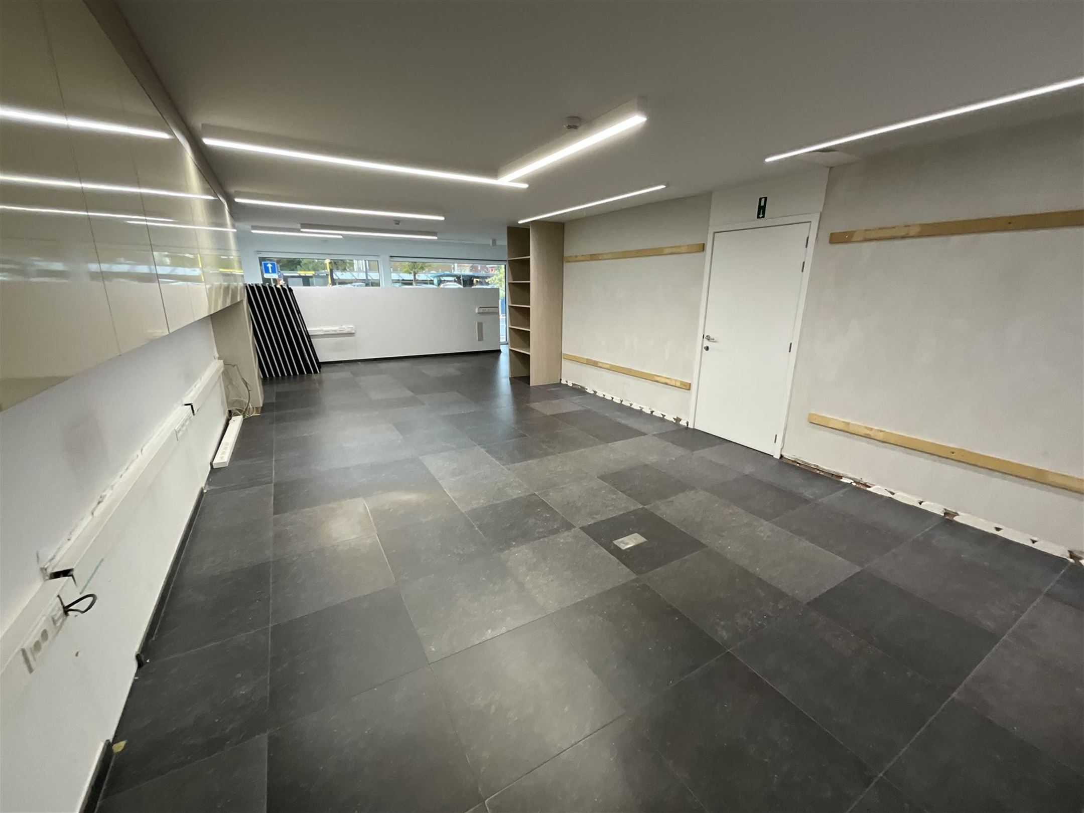 Commercial for rent in Wevelgem - photo 4