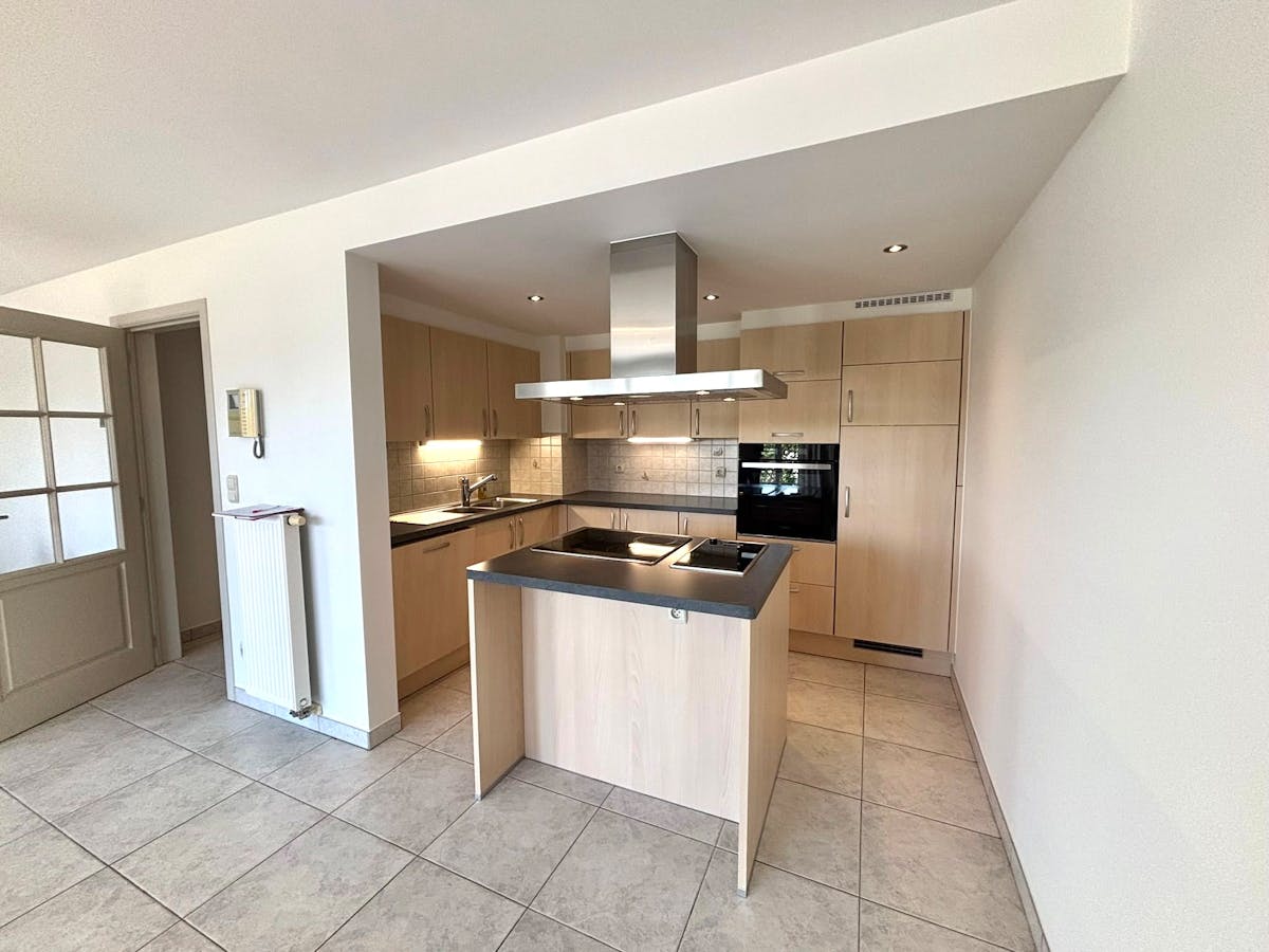 TE HUUR: 2 slaapkamer appartment in Kortessem - foto 4