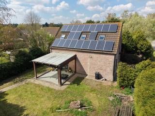 Op een boogscheut van het centrum van Sint-Job-in-'t-Goor vinden we deze ruime vrijstaande woning terug op een perceel van 882 vierkante meter in...
