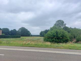 Deze prachtige bouwgrond met weiland wordt verkocht!Bent u op zoek naar een locatie om een fantastische open bebouwing te plaatsen en heeft u graag...