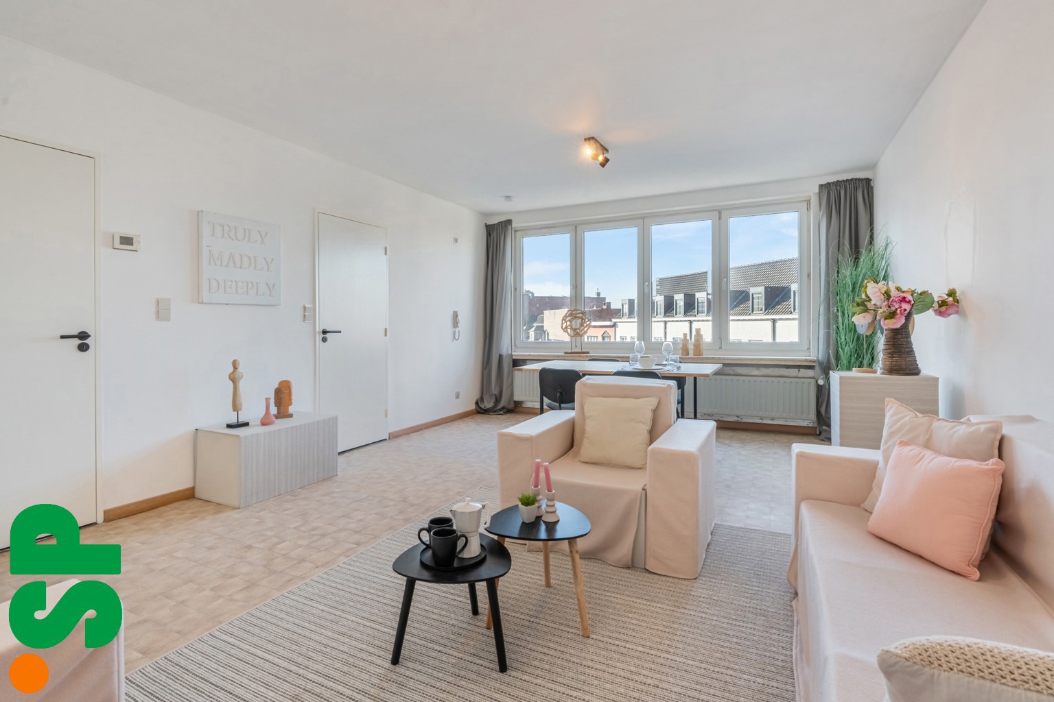 Instapklare penthouse met 2 slaapkamers en terras op toplocatie. - foto 2