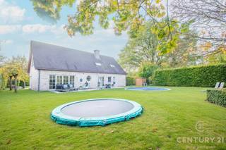 Rustig wonen op toplocatie met vlotte bereikbaarheidOp een strategische ligging, Aan de ring en op korte afstand van winkels en met een snelle...