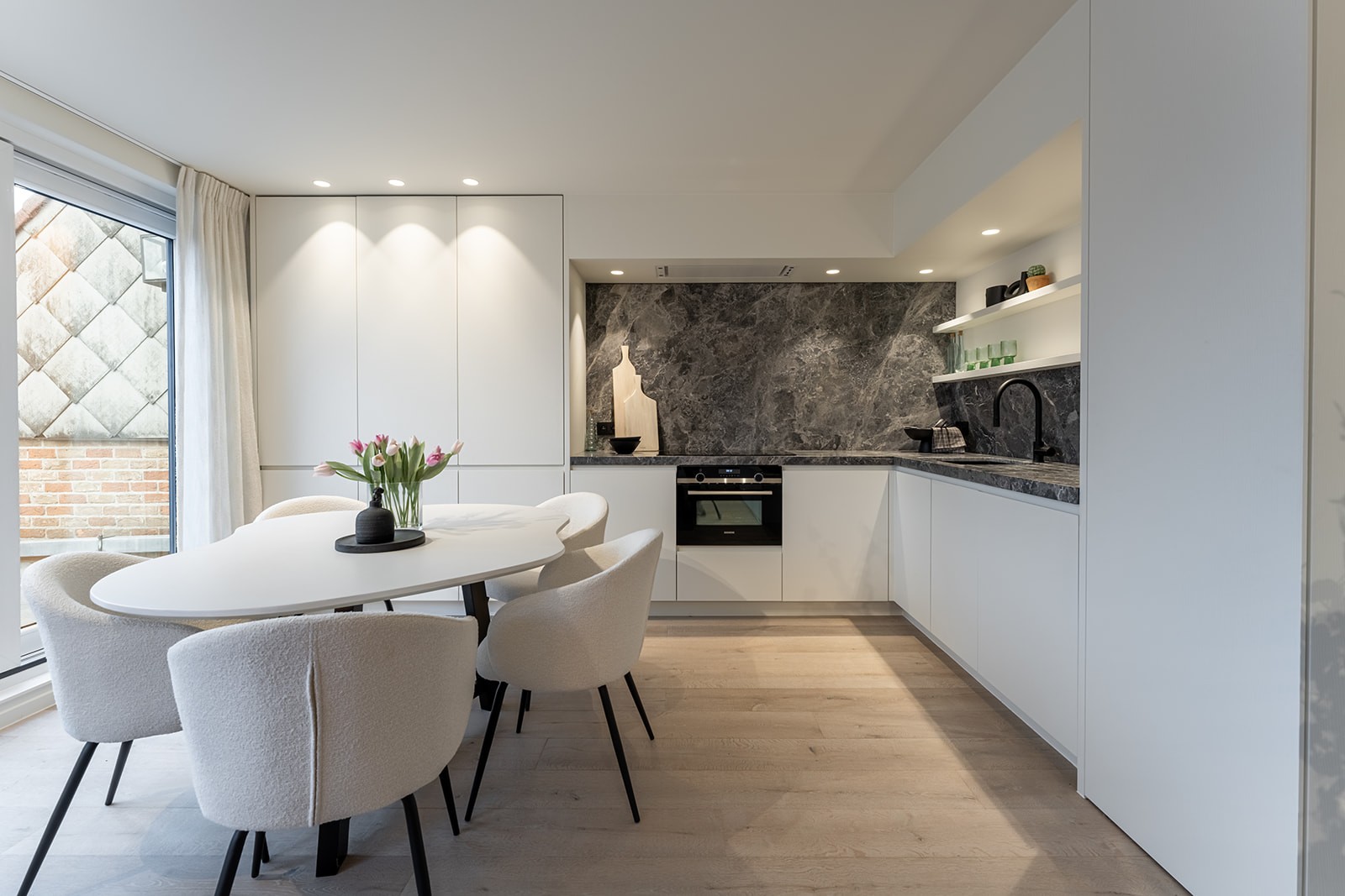 Prachtige penthouse met grote zonneterrassen (50 m²), met zijdelings zeezicht. - foto 4
