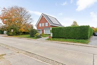 Perfect onderhouden viergevelwoning op een mooi perceel van 1.228 m², op zoek naar haar nieuwe eigenaar.In deze woning werd steeds met veel zorg en...