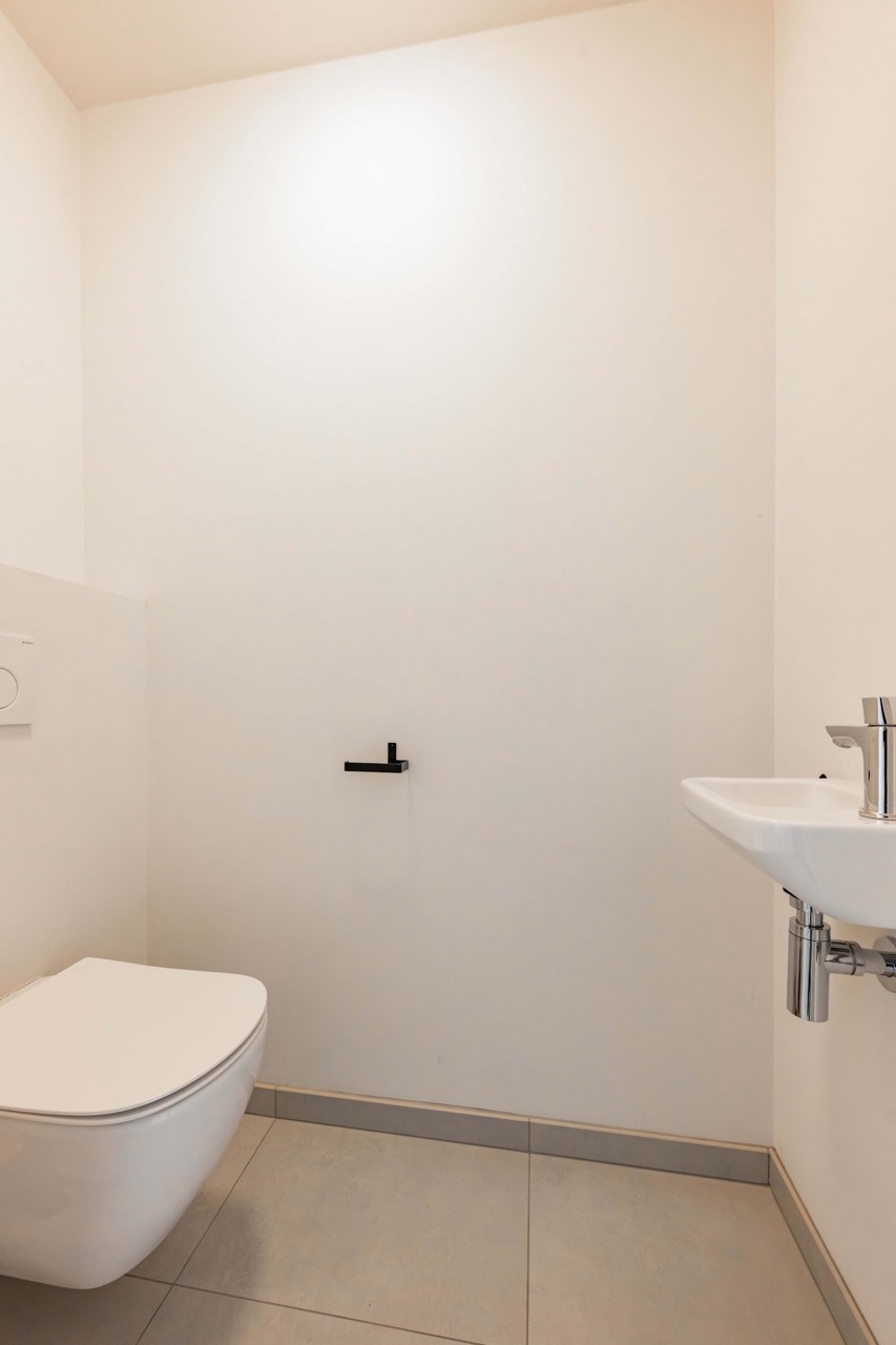 Instapklaar 1-slaapkamerappartement met terras TE KOOP in het centrum van Wielsbeke! - foto 4