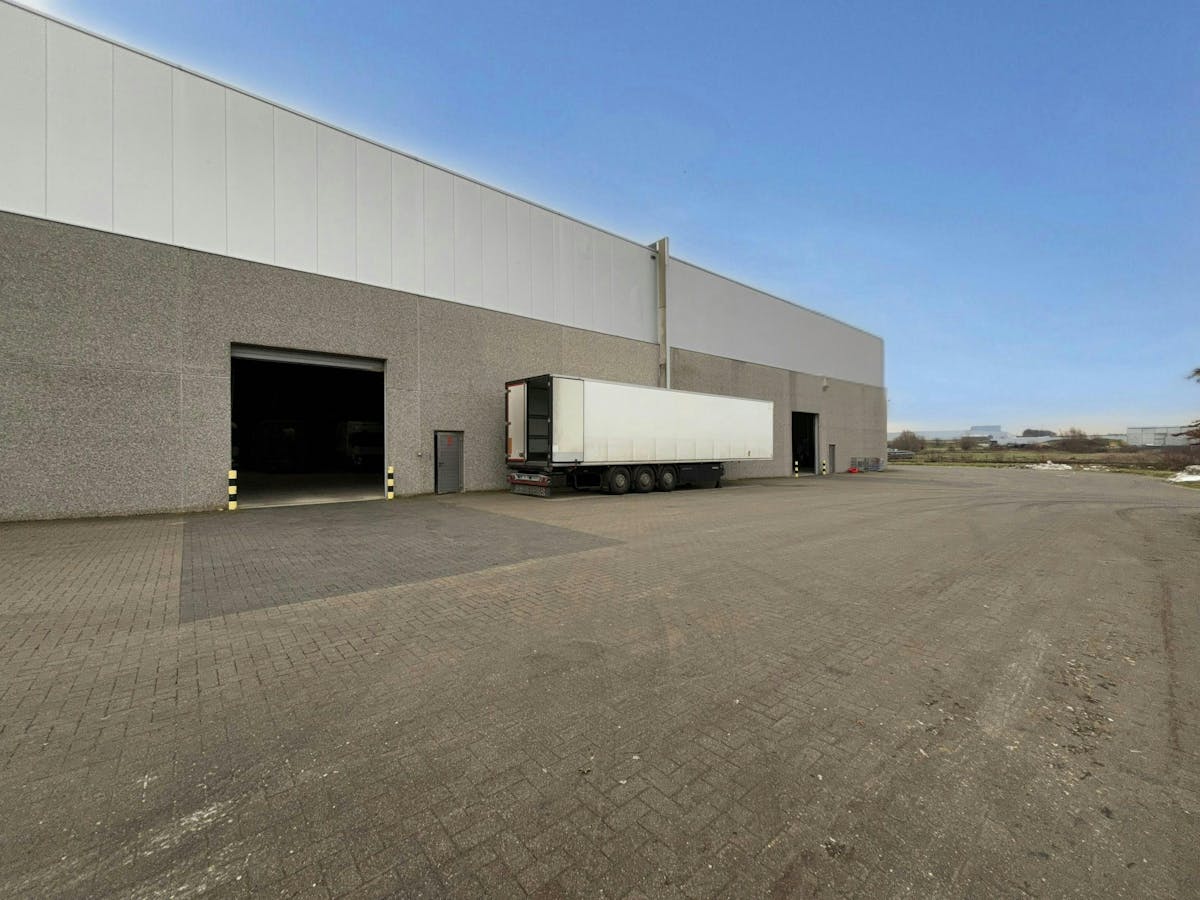 Magazijnen (14.176 m²) met kantoren te koop in Tongeren - foto 4
