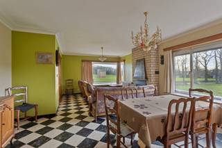 Maison à rafraîchir au cœur d’un écrin de verdure, à proximité des accès à l’autorouteVous cherchez une maison à moderniser selon vos goûts, située...