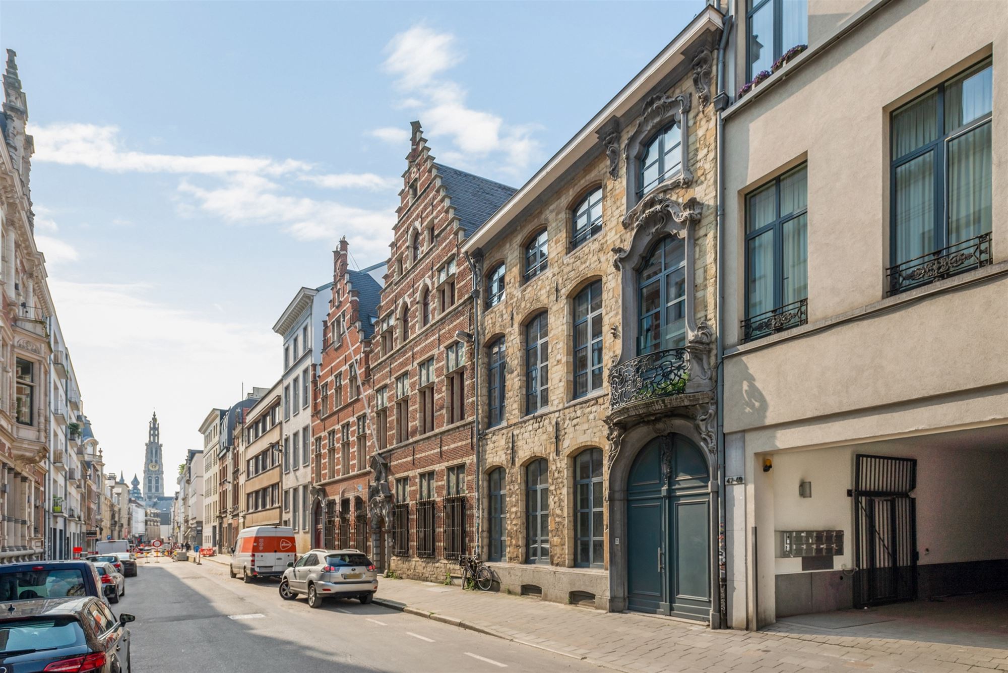 Historisch commercieel pand met goed huurrendement. - foto 2