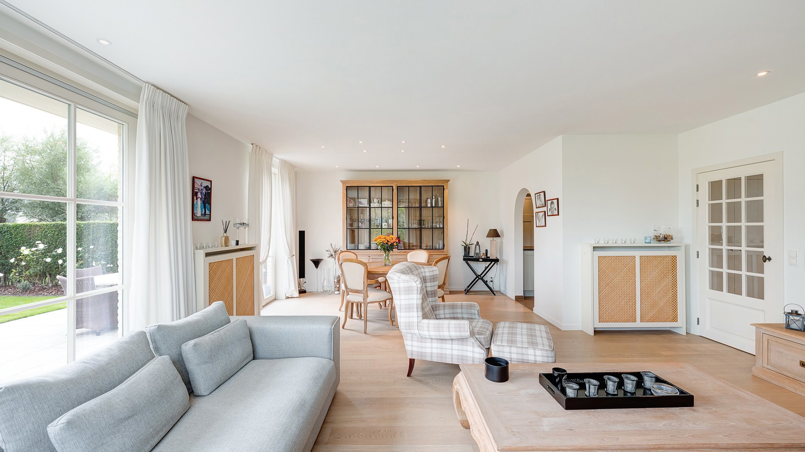 Mooie recente woning rustig gelegen in Knokke, op enkele passen van Duinenwater, de zee en het centrum. - foto 5