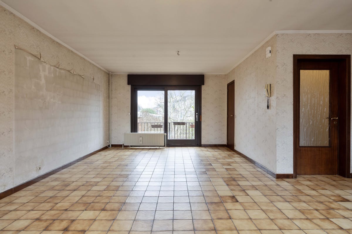 Op te frissen gezinswoning met inpandige garage en tuin op toplocatie in Strombeek! - foto 5