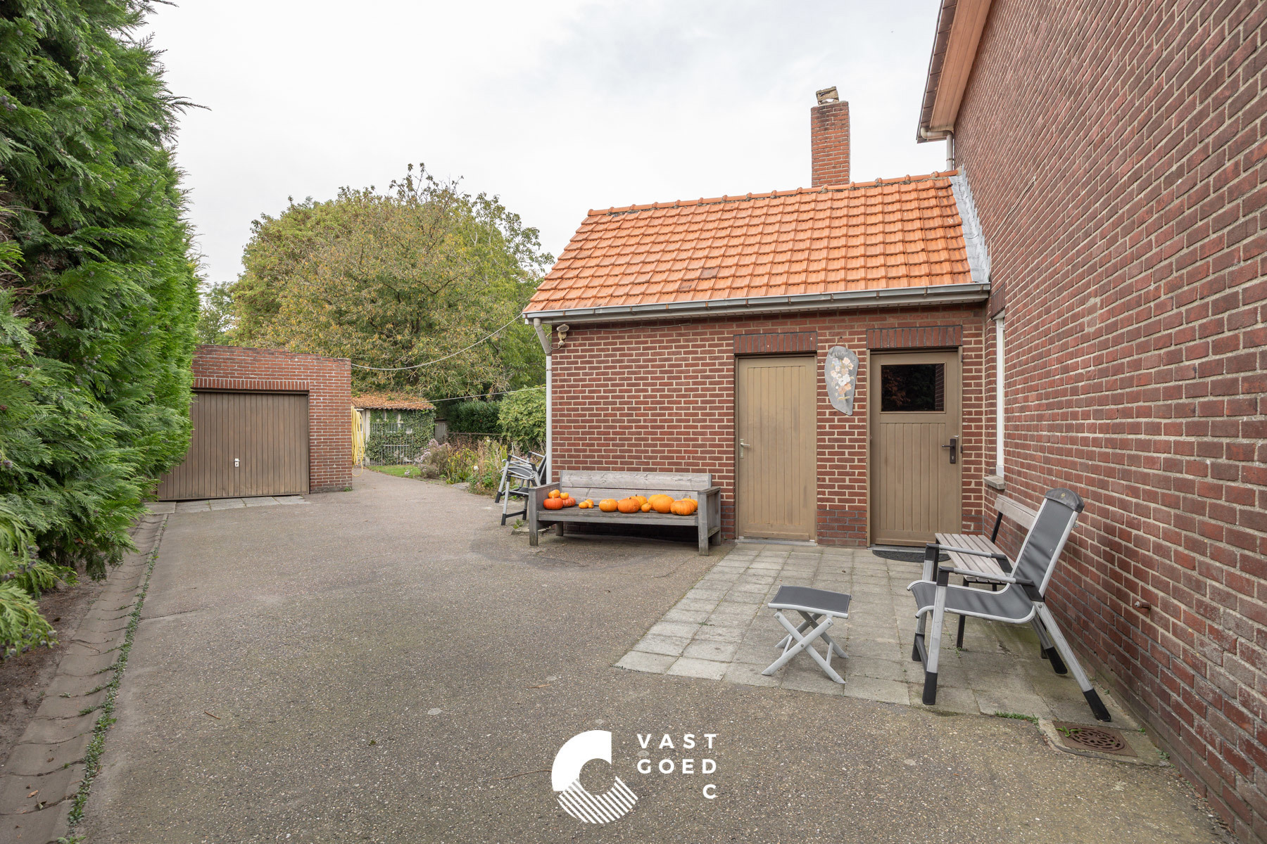 Te renoveren woning in groene omgeving met 18are 70ca - foto 4