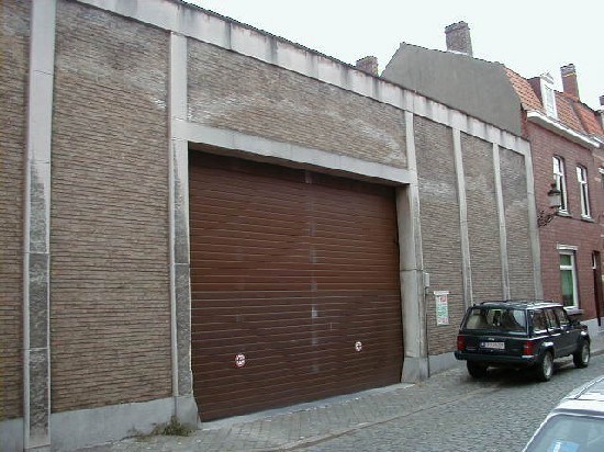 Garage for rent in Bruges - photo 1