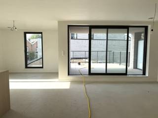 Welkom in dit nieuwbouw hoekappartement welke deel uitmaakt van project NOVUS te Bonheiden, gelegen op een unieke locatie in centrum Bonheiden.Het appartement omvat 2 ruime slaapkamers, badkamer met inloopdouche, WC, wasplaats en living met ingerichte open keuken welke uitgeeft op het ruim zonneterras(21m²).Verder beschikt het appartement over een gemeenschappelijke fietsenberging en is er de mogelijkheid tot huren van een autostaanplaats met aansluitende berging.(+75euro/maand)Het appartement wordt volledig geschilderd.
