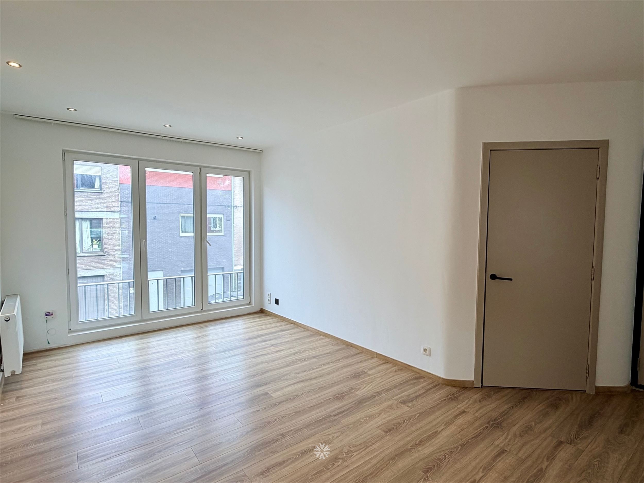 Gerenoveerd appartement te huur in rustige buurt te Gent  - foto 2