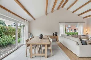 Lichtrijke leefruimte - open vide<br /><br />instapklaar en comfort<br /><br />ruimte en flexibiliteit<br /><br />zonnige tuin<br /><br />strategische ligging<strong><br /><br /><br /></strong>