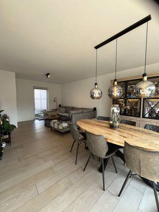 GEEN IMMO!Woning van 2023 met een EPB 14!Rustige doodlopende straat in centrum Oelegem vlakbij scholen, openbaarvervoer, winkels en E34.Glv: inkom,...