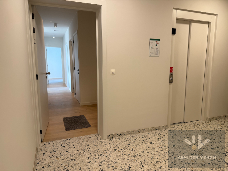 LICHTRIJK NIEUWBOUWAPP MET 2 SLPK NABIJ QUARTIER BLEU EN STADSCENTRUM - foto 2