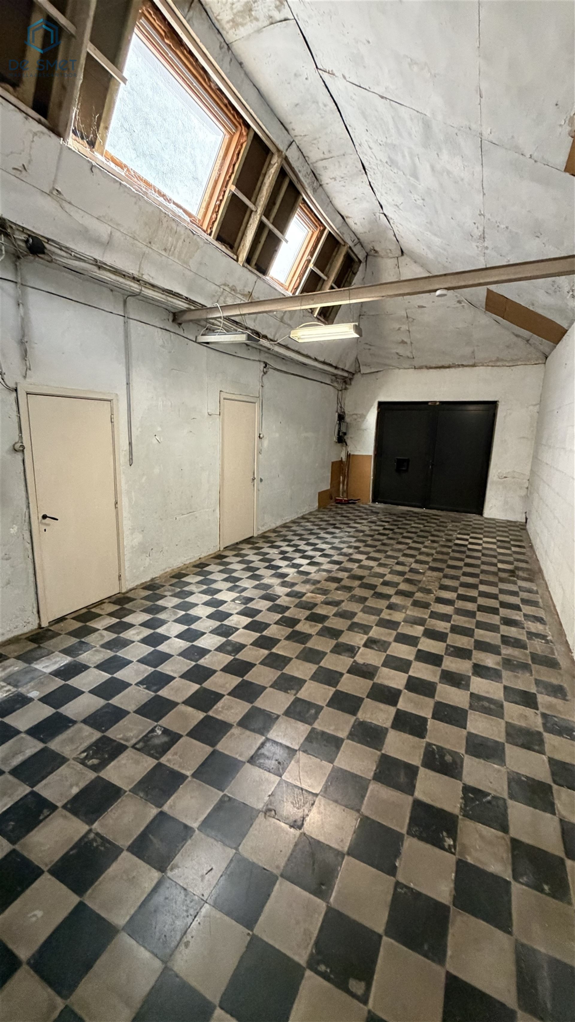 Te renoveren woning/projectgrond met 4 slp, garage en atelier. - foto 5
