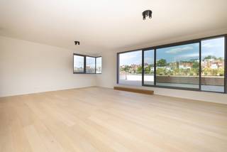 UKKEL – Uitzonderlijke PENTHOUSE van 140 m² met terras van 30 m², gelegen in het prestigieuze project Carré Coghen.Gelegen tussen het Square Coghen...