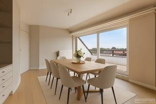 Te koop: lichtrijk, instapklaar appartement met de mogelijkheid tot aankoop van een grote garage.Schrijf je in voor het bezoekmoment op 27/9 via de...