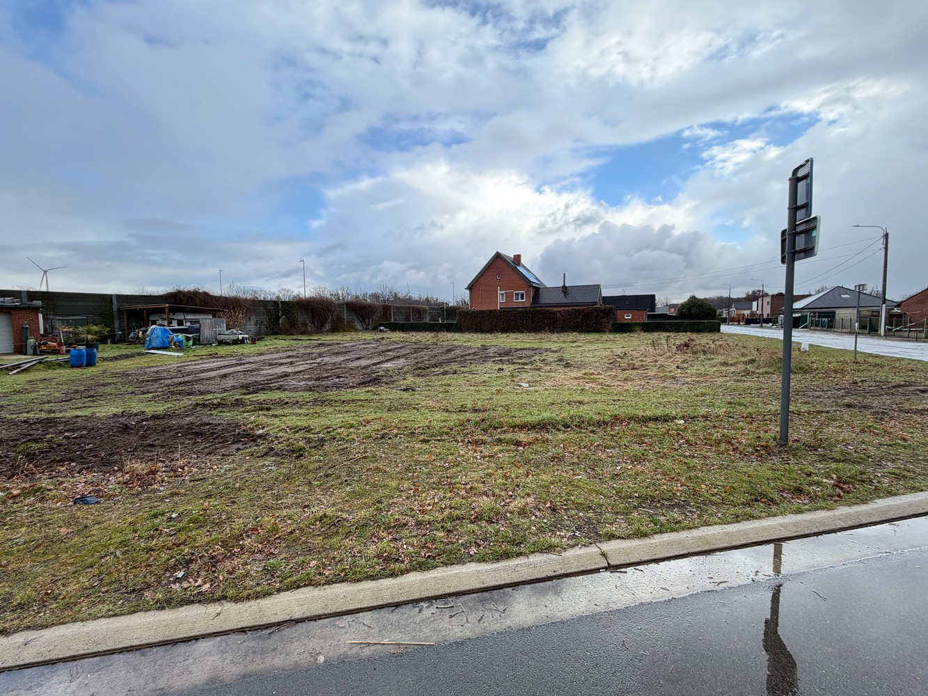 Genk, Aldebiezenstraat – Eikelaarstraat: 3 bouwgronden, 1 open bebouwing (5a 63ca) en 2 halfopen bebouwingen (5a 03ca en 4a 97ca). - foto 3