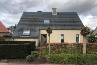 BESCHIKBAAR VANAF 01/07/2026Deze ruime woning is gelegen net buiten het centrum van Vorselaar in een doodlopende straat, een oase van rust.Op de...