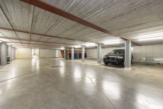 Beu om parkeerplaats te zoeken op den Dam? Wij bieden een ondergrondse autostaanplaats in residentie 'Le Globe' aan.Ondergrondse garage gelegen op de...