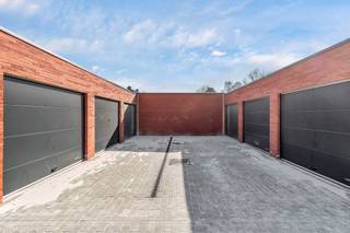 Voor meer info of een bezoek, bel 054 69 39 37 - VERKOOP ONDER REGISTRATIERECHTEN! Op de Parochiestraat in Iddergem (Denderleeuw) bevindt...