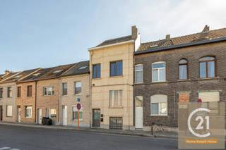 <p>Discover this spacious home, quietly situated on a pleasant street in the center of Vilvoorde. The home could use a little freshening up and, thanks to its generous rooms, large garden, and practical layout, offers plenty of possibilities for those looking for a family home with potential.</p>
<p>Upon entering the home, you’ll immediately notice the pleasant sense of space and the abundance of natural light. The home features no fewer than three very spacious rooms, including one measuring approximately 30 m². If desired, this room can easily be divided to create a fourth bedroom. This makes the home particularly suitable for families needing extra rooms, as well as for those who want an office, hobby room, or walk-in closet.</p>
<p>Furthermore, the home features two bathrooms and no fewer than three toilets, providing extra comfort and functionality. The presence of two kitchens also offers interesting possibilities and flexibility for the future design or renovation of the home. The house has an excellent EPC rating of C.</p>
<p>A major highlight is the exceptionally large garden of approximately 280 m². At the back of the house, you’ll find a pleasant terrace that’s the perfect spot to relax, enjoy sunny days, or spend quality time with family and friends. The spacious outdoor area is also ideal for families with children or for gardening enthusiasts.</p>
<p>Parking is also no problem here. At the back of the house is an enclosed parking area that can accommodate two cars parked one behind the other—a particularly practical feature in the center of Vilvoorde.</p>
<p>Thanks to its quiet location, generous living spaces, and large garden, this home combines the best of both worlds: peaceful living with all the benefits of the city center within easy reach. Shops, schools, public transportation, restaurants, and other daily amenities are just a short distance away.</p>
<p>This home offers an excellent foundation for anyone willing to roll up their sleeves and fully modernize a spacious family home to suit their own taste. With its large rooms, two kitchens, two bathrooms, three toilets, spacious garden, and private parking spaces, the home already has all the ingredients for a particularly promising future.</p>
<p>A home with space, potential, and exceptional outdoor living in the center of Vilvoorde. Definitely worth a visit!</p>