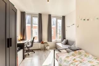 ENKEL VOOR STUDENTEN / ONLY FOR STUDENTS!Achter deze charmante gevel treft u een studentenresidentie aan waar we verschillende studentenkamers met...