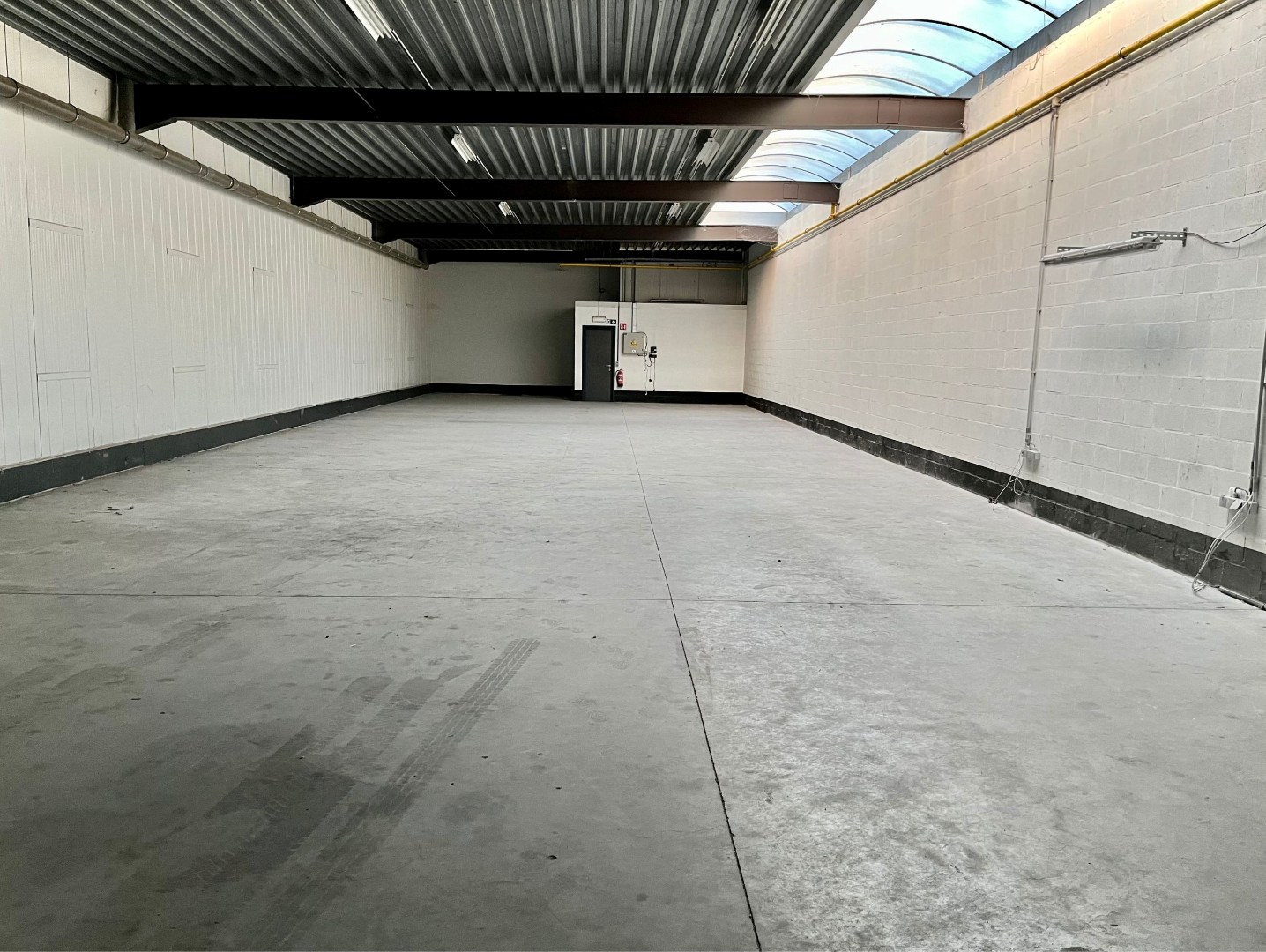 Magazijn, 290m², op industrieterrein, vlakbij E-313 - foto 4