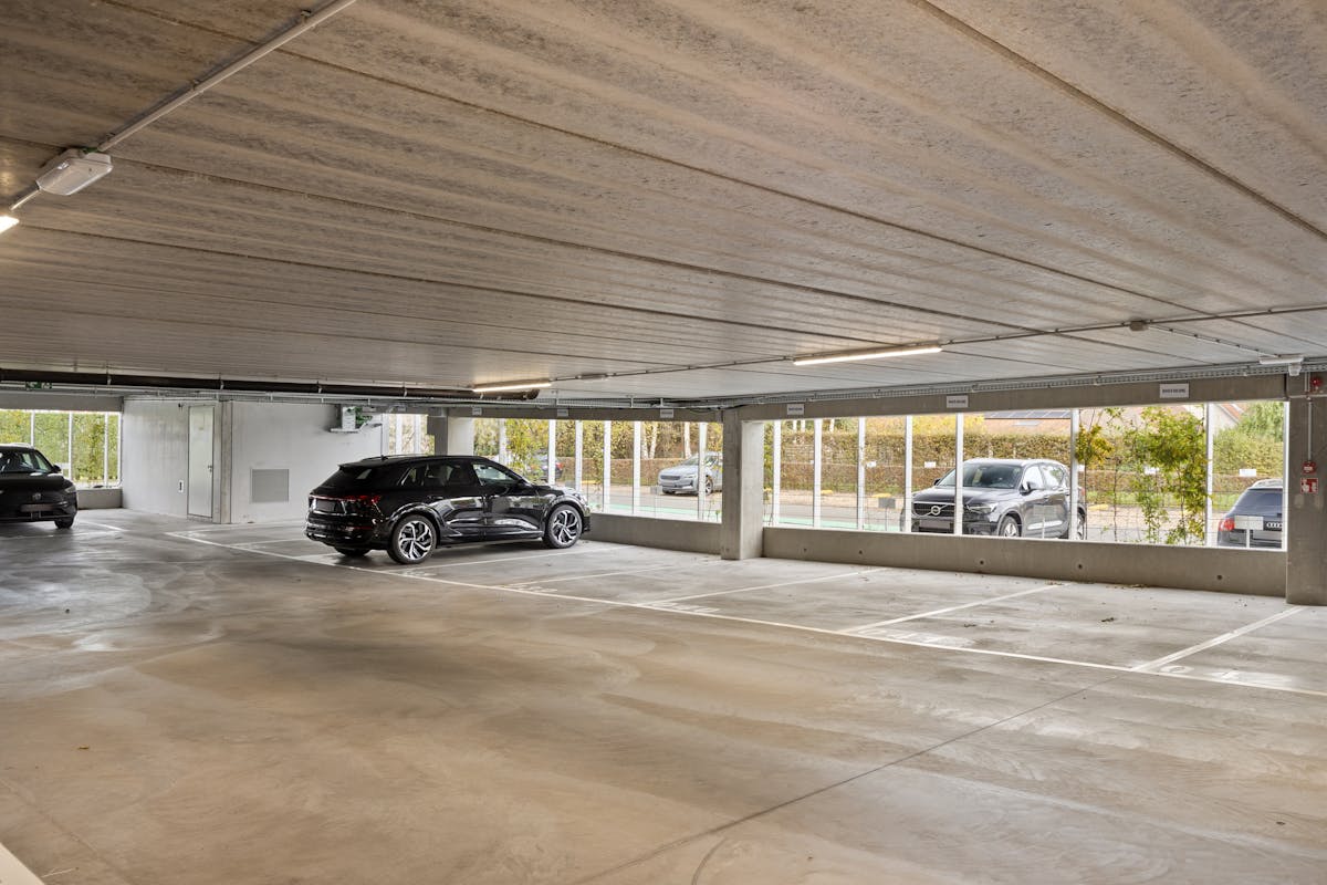 Covered parking at Westwing Park for rent - photo 4