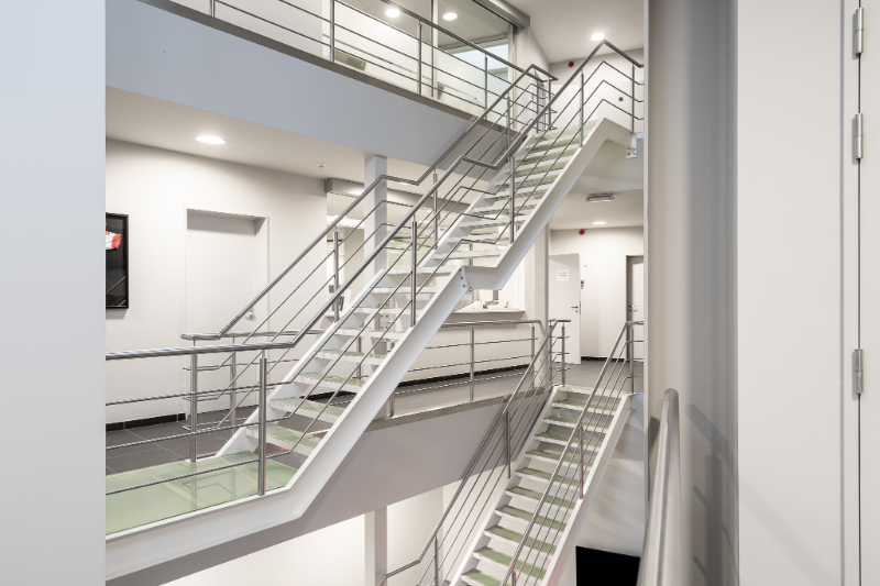 Modern Kantoorgebouw vlakbij R8 tussen Kortrijk en Harelbeke - foto 5