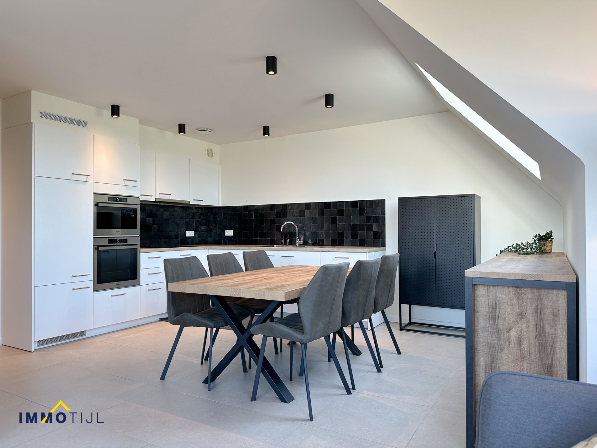 Recent duplex appartement met 2 slk, terras en parkeerplaats - foto 5