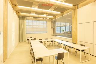 Maak kennis met deze prachtige exclusieve kantoorruimte van maar liefst 305 m2 in de voormalige Henkelfabriek. De site is gelegen in het centrum...